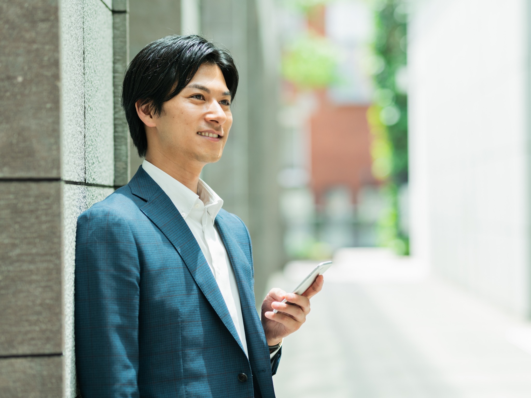 スーツの男性
